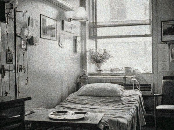 An empty hospital bed